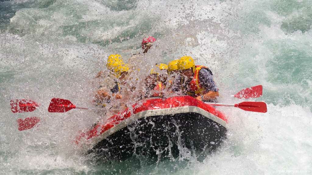 Trip Seharian Penuh Tantangan, Rafting Pangalengan Cuma 400 Ribuan! Trip Seharian Penuh Tantangan, Rafting Pangalengan Cuma 400 Ribuan!