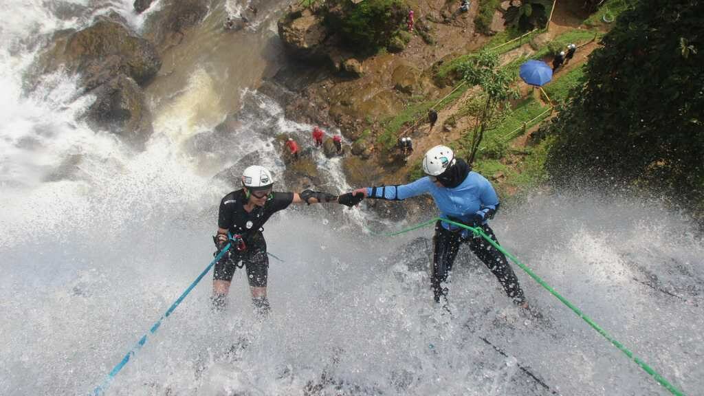 Pasti Seru! Canyoneering di Niagara Mini alias Curug Cikondang Cuma Rp600 Ribu curug cikondang,