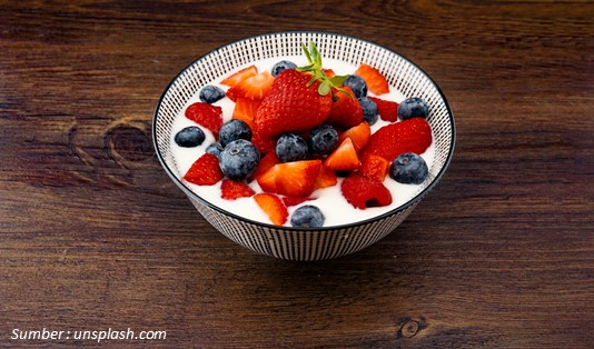 9 Pantangan Makanan dan Minuman Saat Radang Tenggorokan 5 Konsumsi Makanan Lembut dan Hangat