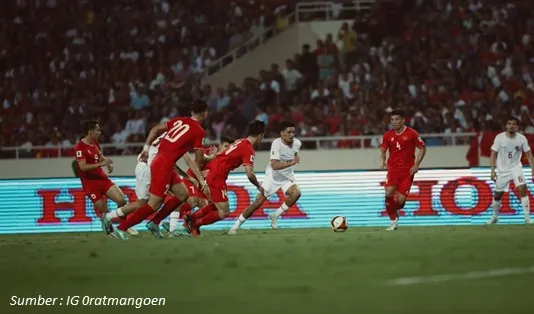 Striker keturunan Indonesia di luar negeri Ragnar Oratmangoen