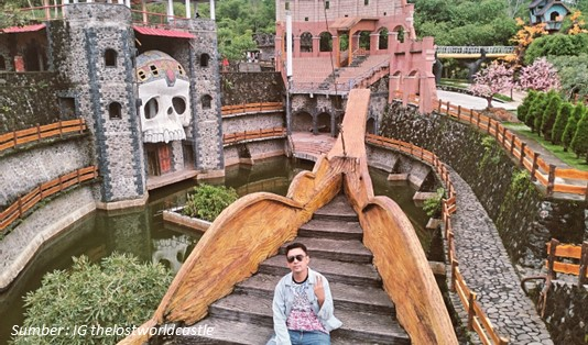 5 Wahana The Lost World Castle Sleman, Asyiknya Menjelajahi Negeri Dongeng 5 Wahana The Lost World Castle Kapal Black Pearl
