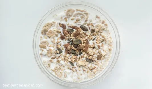 Membuat Oatmeal Instan Sarapan Praktis di Era Modern, Sehatkah? 2 Apa Manfaat Membuat Oatmeal Instan