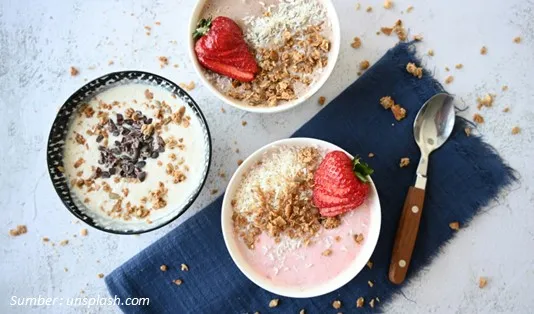 Membuat Oatmeal Instan Sarapan Praktis di Era Modern, Sehatkah? 5 Variasi Resep Oatmeal Instan yang Lezat dan Menyehatkan