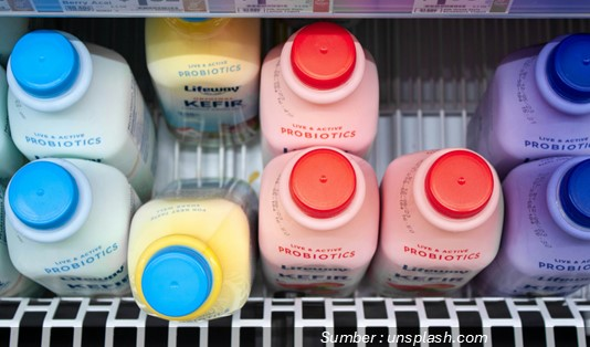 Resep 3 Minuman Probiotik Alami Terbaik untuk Kesehatan Pencernaan 2 Cara Membuat Kefir Alami