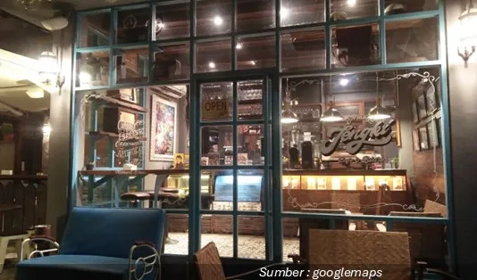 Nongkrong Seru! 4 Cafe Instagramable Dekat Masjid Agung Surabaya yang Harus Kawanjo Coba 4 Jengki Café Cafe Instagramable Dekat Masjid Agung Surabaya