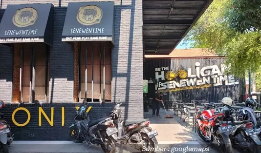 Wisata Kuliner yang Menggoda! 5 Tempat Makan Favorit Dekat Masjid Agung Surabaya 2 Senewen Time Tempat Makan Favorit di Dekat Masjid Agung Surabaya