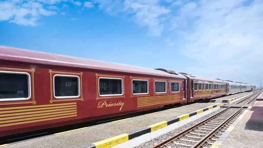 Libur Nataru, Kereta Api Mewah Java Priority Rute Jakarta-Yogya Resmi Meluncur! Kereta Api Mewah Java Priority