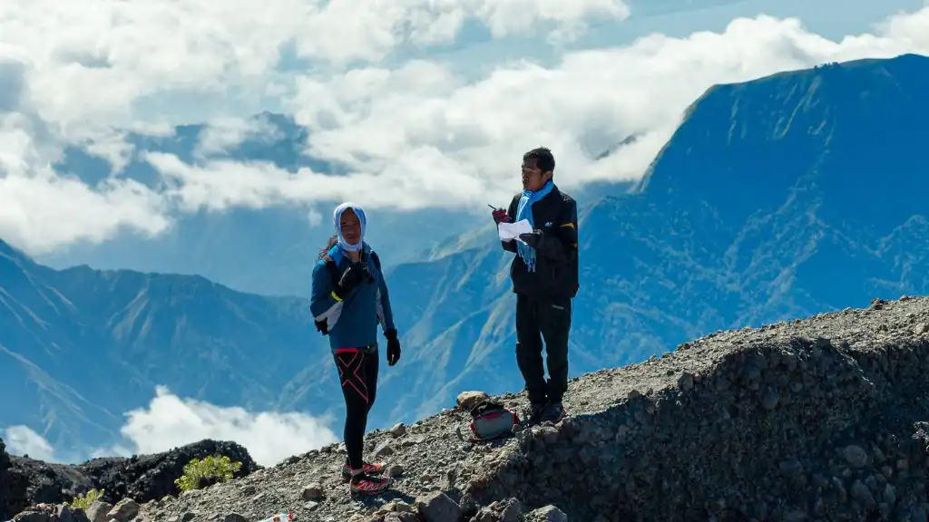 Gunung dengan Jalur Pendakian Tersulit di Indonesia, Gunung dengan Jalur Pendakian Tersulit, Gunung Carstensz Pyramid, papua, puncak jaya, Gunung Kerinci, Gunung semeru, Sumatera, Jawa timur, Gunung Rinjani, lombok, gunung tambora, gunung merapi, sumbawa, jawa tengah, Gunung toba, Tips naik gunung, Binaiya, leuser, gunung arjuno