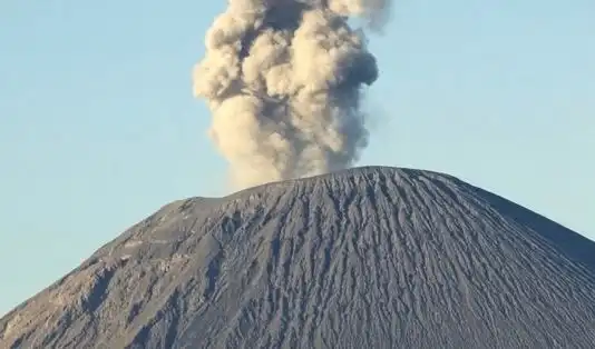 Gunung dengan Jalur Pendakian Tersulit di Indonesia, Gunung dengan Jalur Pendakian Tersulit, Gunung Carstensz Pyramid, papua, puncak jaya, Gunung Kerinci, Gunung semeru, Sumatera, Jawa timur, Gunung Rinjani, lombok, gunung tambora, gunung merapi, sumbawa, jawa tengah, Gunung toba, Tips naik gunung, Binaiya, leuser, gunung arjuno
