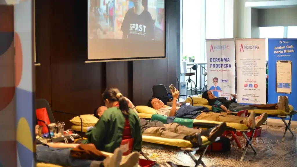 Donor Darah Pigijo yang Ke-8, Setetes Darah Selamatkan Kehidupan Pigijo, aksi sosial donor darah, donor darah, PT Surya Fajar Capital Tbk, PT Adikarya Inti Solusi, PT Venteny Fortuna International Tbk, SFAST, PT Surya Fajar Sekuritas, Dipay, PT Mareco Prima Mandiri, Indofund, PT Bursa Akselerasi Indonesia, PT Solistama Integritas Primandiri, Capital Asset Management, adi putera widjaja,